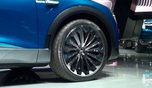 Audi E Tron Quattro Concept at Frankfurt 2015 - 7