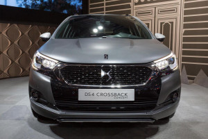 ds4-crossback-4